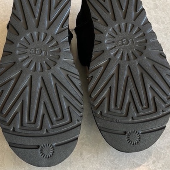 UGG Ultra Mini Classic Boot Black Size 10 US - Picture 12 of 12